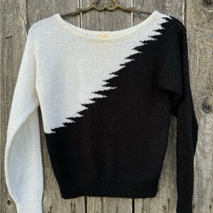 Vintage 70s Sheridan Black and White Zigzag Women's Sweater Sz M *602